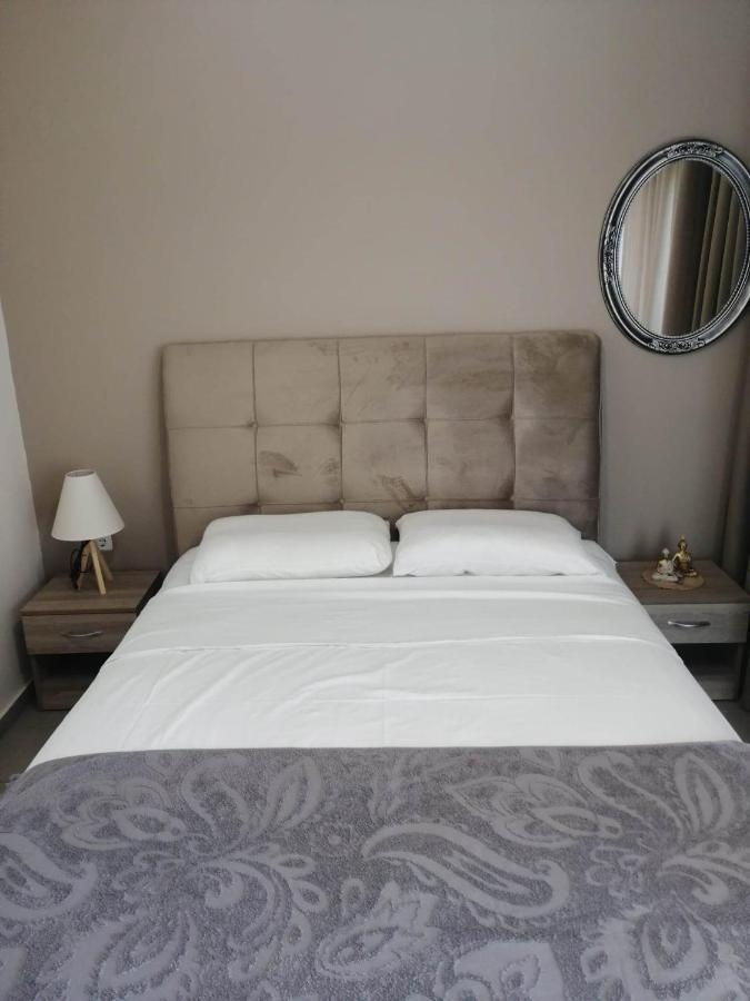 Alexandra'S Glifa Apartments Luaran gambar